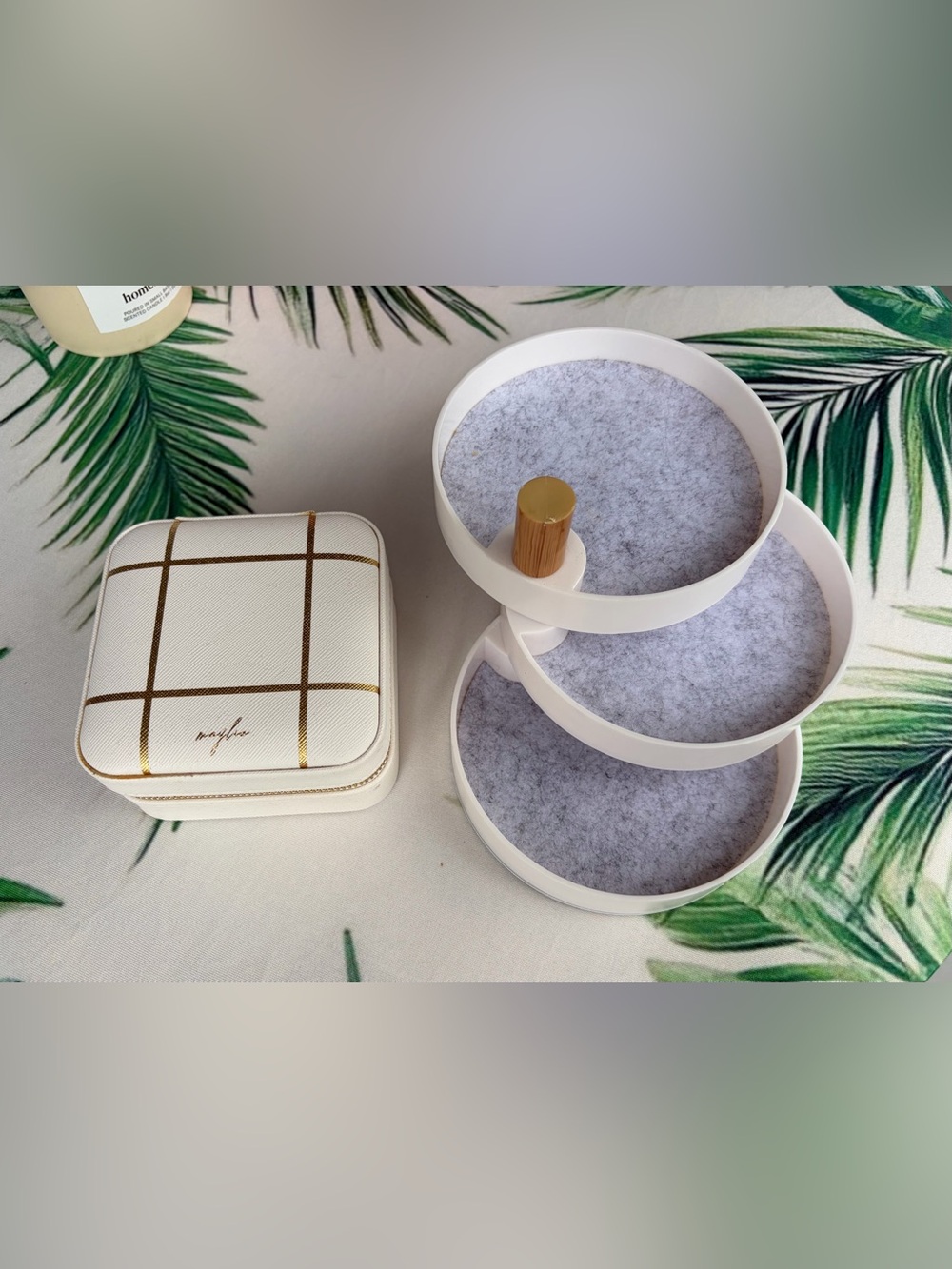 2 Jewelry Organizer’s